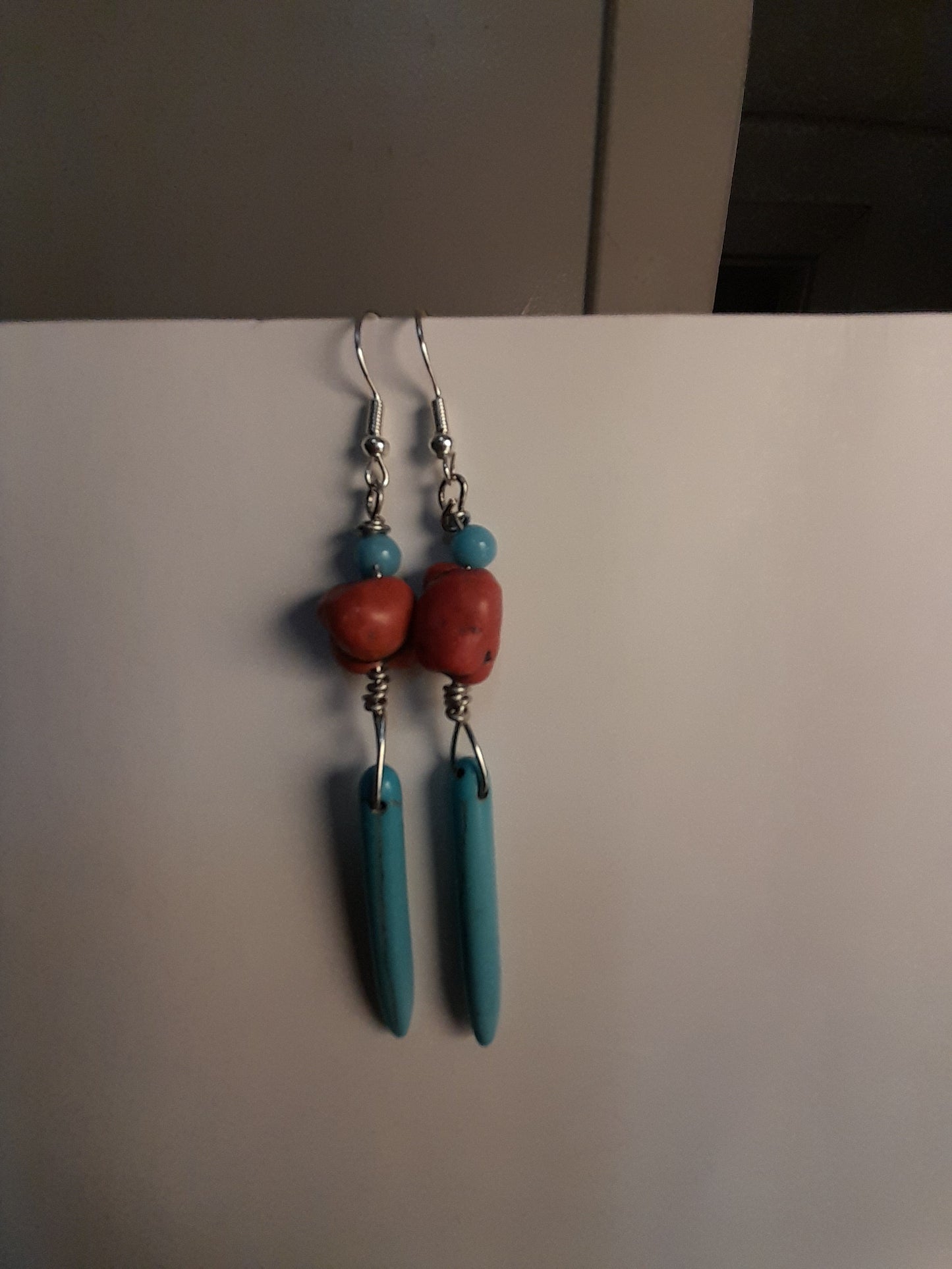 Red magnesite/turquoise