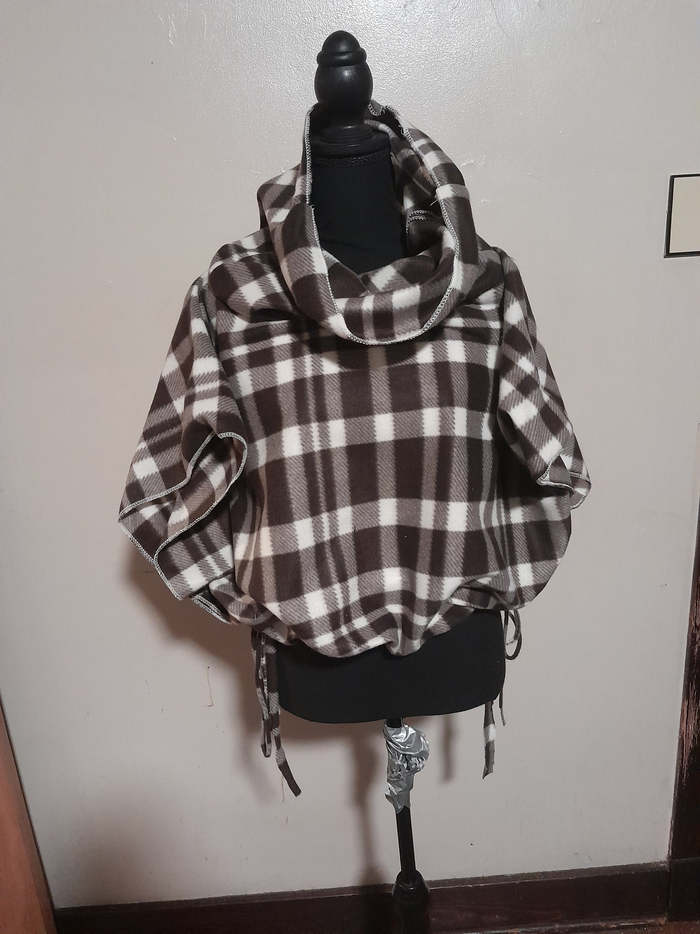 Short sleeve poncho